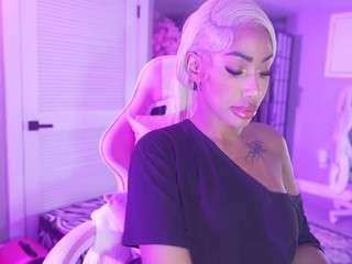 katt-leya — Camsoda recorded stream image, 13.05.2026 22:50