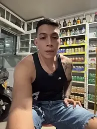 OliverWest04 — Stripchat recorded stream image, 14.05.2026 05:10