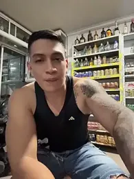 OliverWest04 — Stripchat recorded stream image, 14.05.2026 05:10