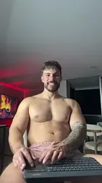 Valenthino_Salvatore — Stripchat recorded stream image, 16.05.2026 00:20