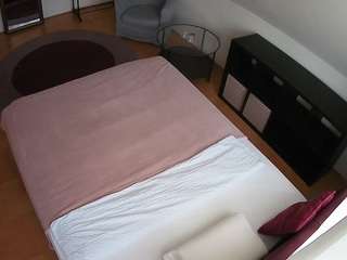 voyeurcam-julmodels-whitebed-2 — Camsoda recorded stream image, 16.05.2026 16:10