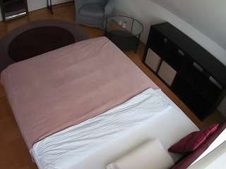 voyeurcam-julmodels-whitebed-2 — Camsoda recorded stream image, 16.05.2026 16:10