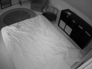 voyeurcam-julmodels-whitebed-2 — Camsoda recorded stream image, 16.05.2026 16:10