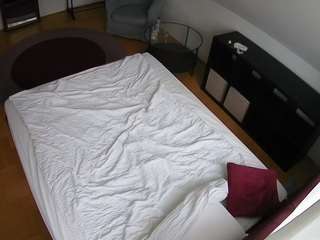 voyeurcam-julmodels-whitebed-2 — Camsoda recorded stream image, 16.05.2026 16:10