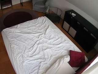 voyeurcam-julmodels-whitebed-2 — Camsoda recorded stream image, 16.05.2026 16:10
