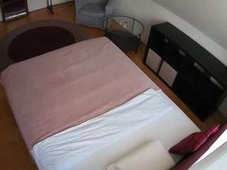 voyeurcam-julmodels-whitebed-2 — Camsoda recorded stream image, 16.05.2026 16:10