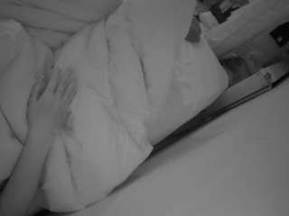 voyeurcam-julmodels-whitebed-4 — Camsoda recorded stream image, 16.05.2026 16:10