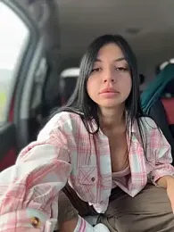 JulliaVegas — Stripchat recorded stream image, 20.05.2026 02:20