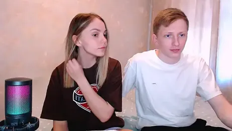 juliaanddima — Stripchat recorded stream image, 25.05.2026 07:40