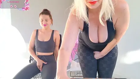 TUNDEROSE1 — Stripchat recorded stream image, 26.05.2026 04:10