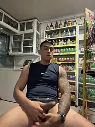OliverWest04 — Stripchat recorded stream image, 27.05.2026 01:50