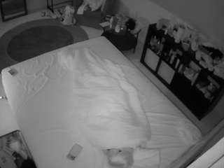voyeurcam-julmodels-whitebed-2 — Camsoda recorded stream image, 26.05.2026 18:40