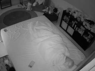 voyeurcam-julmodels-whitebed-2 — Camsoda recorded stream image, 26.05.2026 18:40