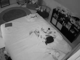 voyeurcam-julmodels-whitebed-2 — Camsoda recorded stream image, 26.05.2026 18:40