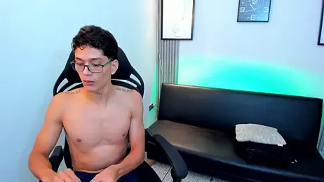 Rude_BoysW — Stripchat recorded stream image, 05.06.2026 02:10