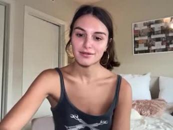 graciesmith27 — Chaturbate recorded stream image, 05.06.2026 18:30