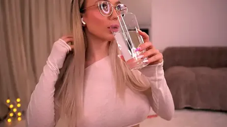 KylieJoyce — Stripchat recorded stream image, 07.06.2026 01:10