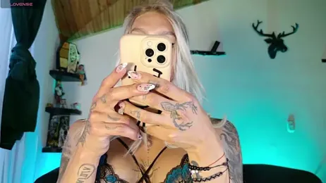 Juana_777 — Stripchat recorded stream image, 07.06.2026 21:30