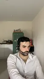 eauminerale — Stripchat recorded stream image, 08.06.2026 12:10