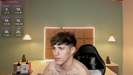 AlejooTwink — Stripchat recorded stream image, 09.06.2026 04:20