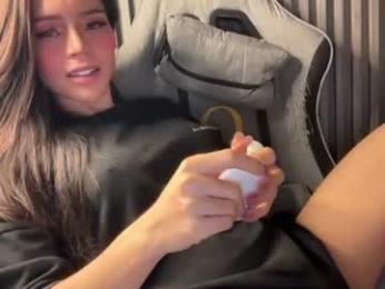 enchatressdixie — Chaturbate recorded stream image, 10.06.2026 00:30