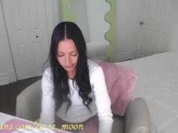 eevie_moon — Chaturbate recorded stream image, 11.06.2026 05:00