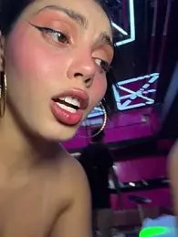 zui_lu — Stripchat recorded stream image, 12.06.2026 02:00