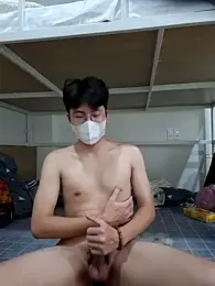 Gwencloudy — Stripchat recorded stream image, 14.06.2026 03:50