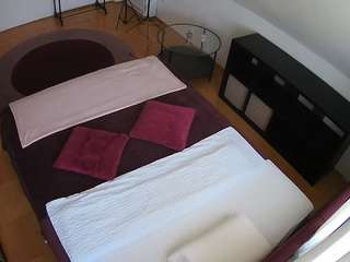 voyeurcam-julmodels-whitebed-2 — Camsoda recorded stream image, 16.06.2026 12:00