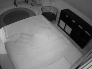voyeurcam-julmodels-whitebed-2 — Camsoda recorded stream image, 16.06.2026 12:00