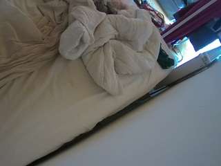voyeurcam-julmodels-whitebed-4 — Camsoda recorded stream image, 16.06.2026 12:00