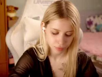 ho1yh01e — Chaturbate recorded stream image, 16.06.2026 17:50