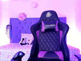 maggiejones — Camsoda recorded stream image, 17.06.2026 01:20