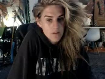 katiecutie_5 — Chaturbate recorded stream image, 17.06.2026 05:00