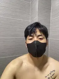 kimze7 — Stripchat recorded stream image, 17.06.2026 14:10