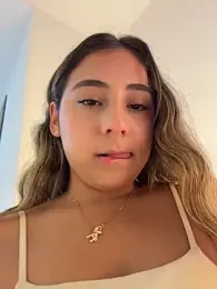 MelodyRey__ — Stripchat recorded stream image, 19.06.2026 00:00