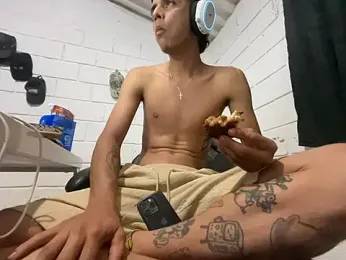 Max_TheHorseDick — Stripchat recorded stream image, 19.06.2026 08:10