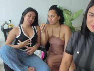emilybrowm — Camsoda recorded stream image, 19.06.2026 15:20