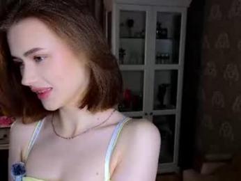 bluuemarine — Chaturbate recorded stream image, 19.06.2026 17:10