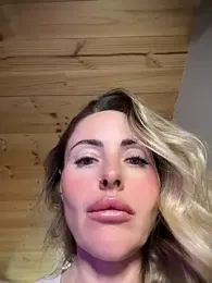 EmaSalis — Stripchat recorded stream image, 26.06.2026 07:50