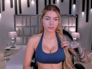 meganwest — Camsoda recorded stream image, 30.06.2026 18:00