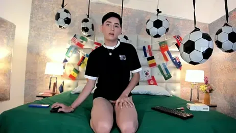 Maxi_little — Stripchat recorded stream image, 30.06.2026 19:50