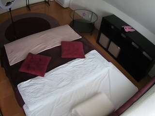 voyeurcam-julmodels-whitebed-2 — Camsoda recorded stream image, 02.07.2026 12:40