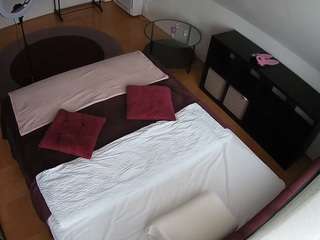 voyeurcam-julmodels-whitebed-2 — Camsoda recorded stream image, 02.07.2026 12:40