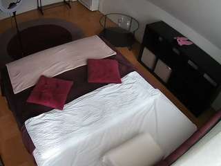 voyeurcam-julmodels-whitebed-2 — Camsoda recorded stream image, 02.07.2026 12:40