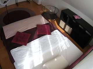 voyeurcam-julmodels-whitebed-2 — Camsoda recorded stream image, 02.07.2026 12:40