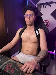 bigryann23 — Stripchat recorded stream image, 12.07.2026 02:50