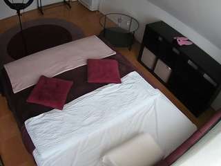 voyeurcam-julmodels-whitebed-2 — Camsoda recorded stream image, 10.07.2026 07:10