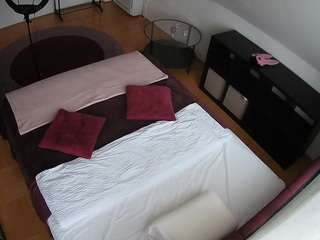 voyeurcam-julmodels-whitebed-2 — Camsoda recorded stream image, 10.07.2026 07:10