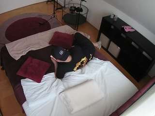 voyeurcam-julmodels-whitebed-2 — Camsoda recorded stream image, 10.07.2026 07:10